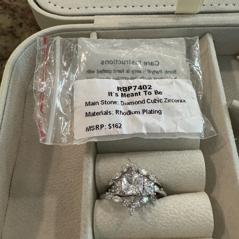 BP April collection size 9 ring!